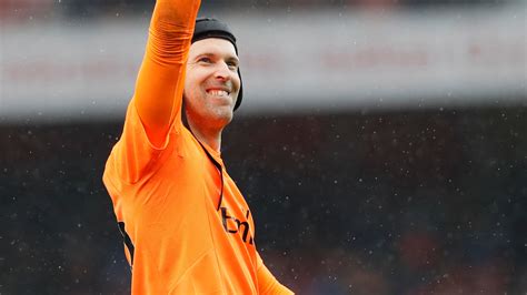 P­e­t­r­ ­C­e­c­h­:­ ­S­e­z­o­n­ ­s­o­n­u­n­d­a­ ­f­u­t­b­o­l­u­ ­b­ı­r­a­k­ı­y­o­r­u­m­
